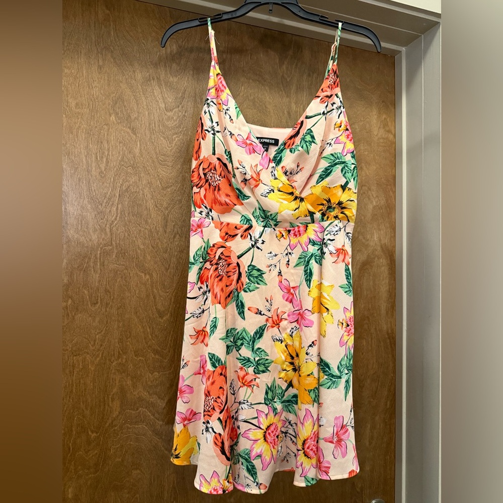 Express Floral mini dress | Medium
